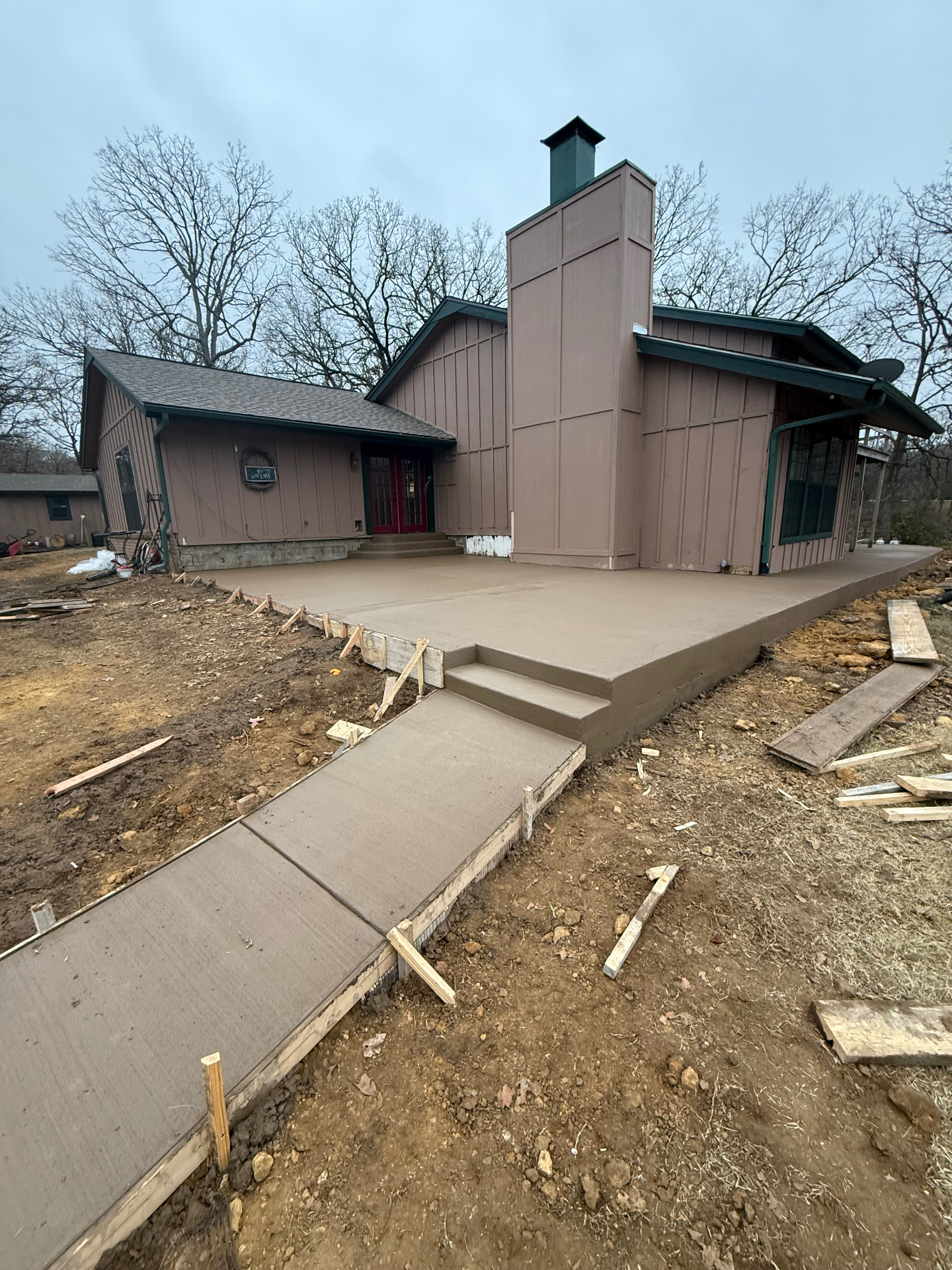 Lakehouse Wraparound Patio & Walkway